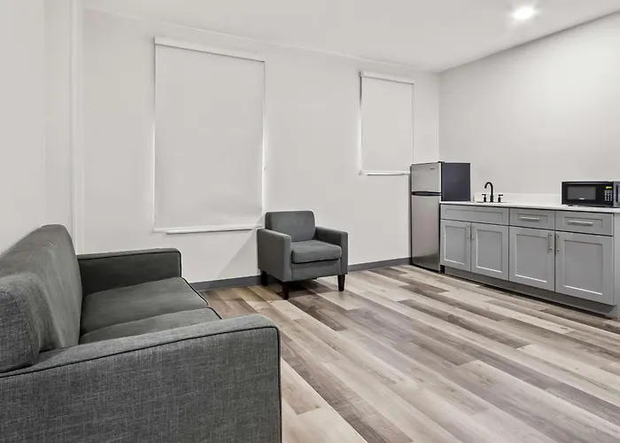 Quality Inn & Suites Columbia Harbison